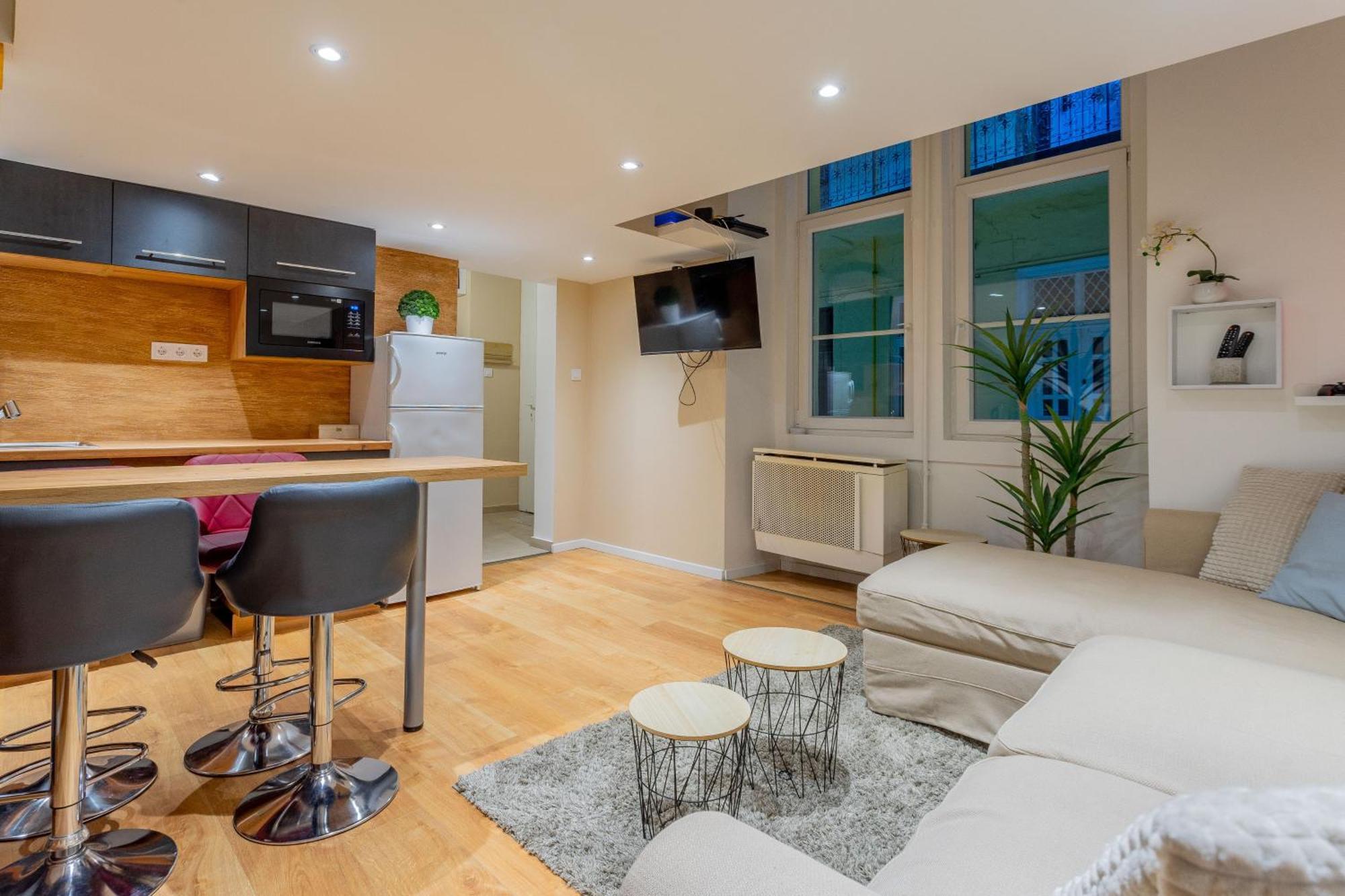 Full Equipment Designed Apartment In The Heart Of Budapest For 4 People Buitenkant foto